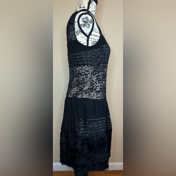 Diane Von Furstenberg Black Lace Mini Dress see measurements - Picture 5 of 9